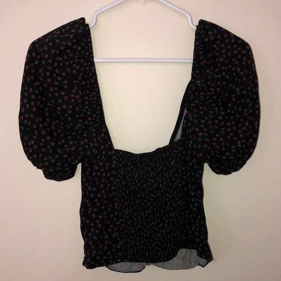 NWT Urban Outfitters Beth Smocked Printed Wrap Top - Picture 5 of 5